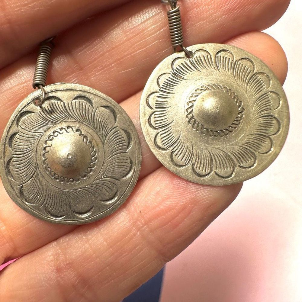 Silver tone round disc drop earrings - Picture 2 of 7
